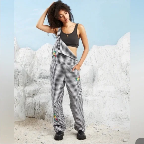 NWOT Teddy Fresh Black & White Playful Gingham Embroidered Floral Overalls - Picture 2 of 16